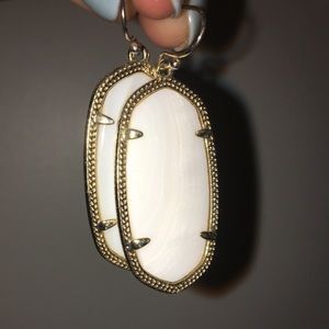 Kendra Scott Elle Drop Earrings: Solid white
